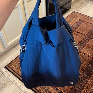 Lululemon duffle tote bag